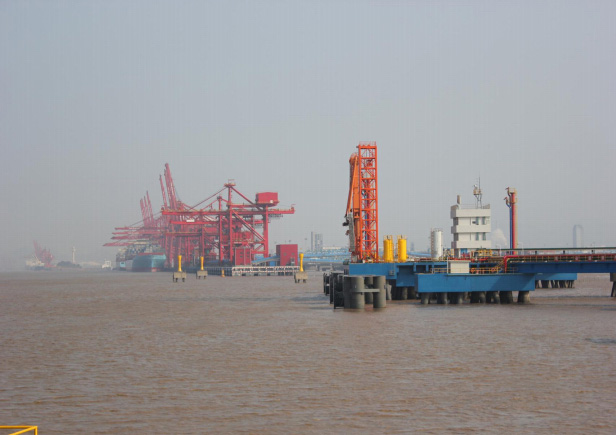 Zhenhai refinery 300,000 tons of oil terminal